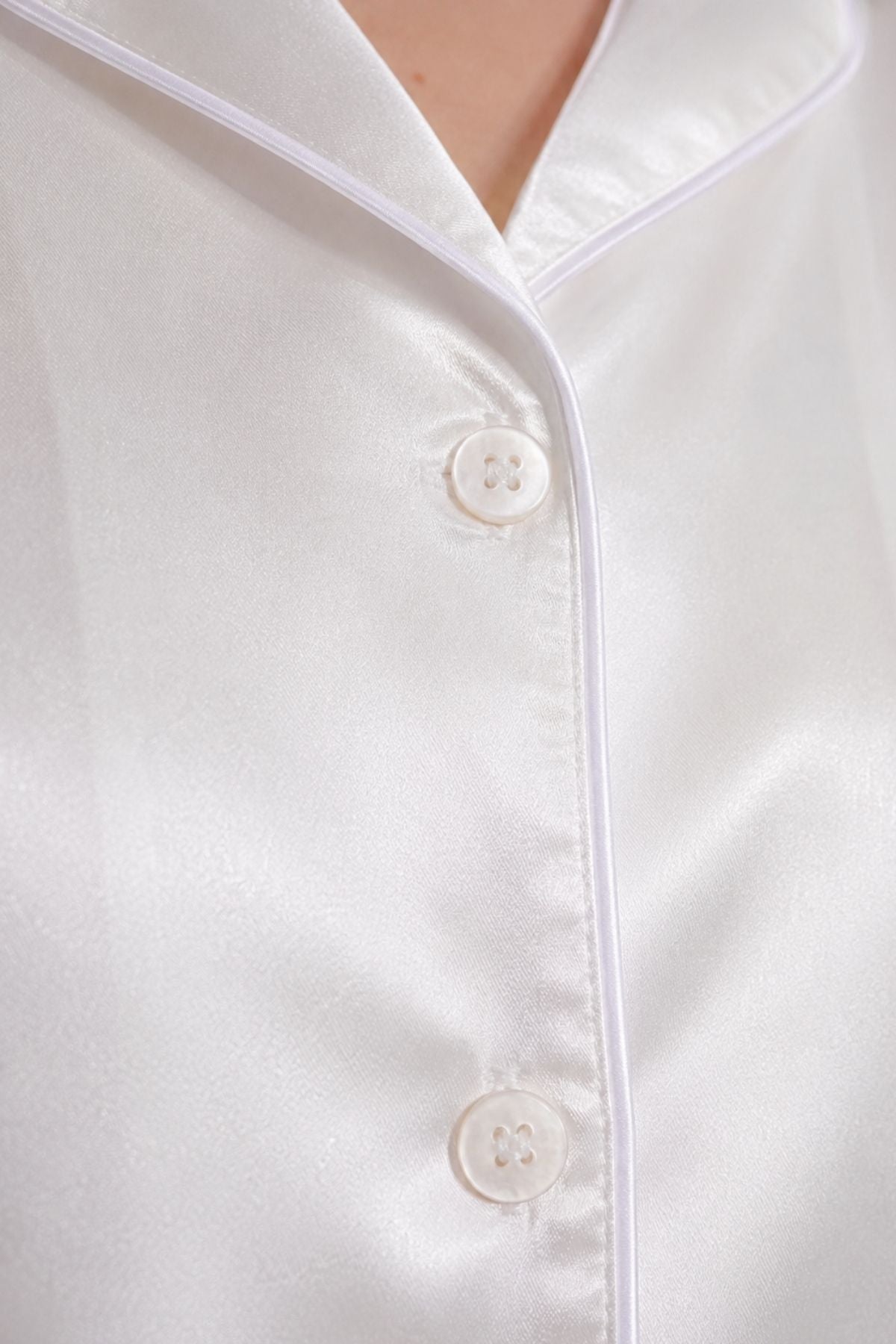 PIJAMA SATIN SHORT MANGAS BLANCA